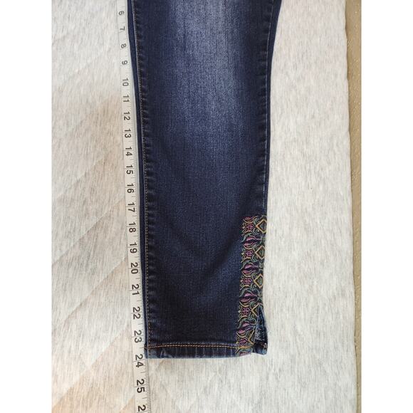 Style & Co Women's Blue Solid Embroidered Mid Rise Skinny Capri Jeans Size 10‎ - Picture 8 of 8